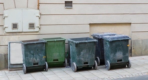 Empty trashbins after bulk refuse services